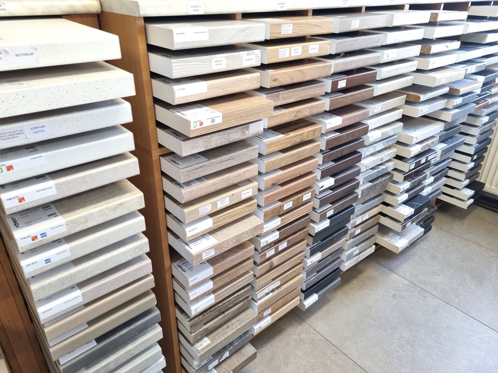 Munkalapok színes választékával szolgálunk