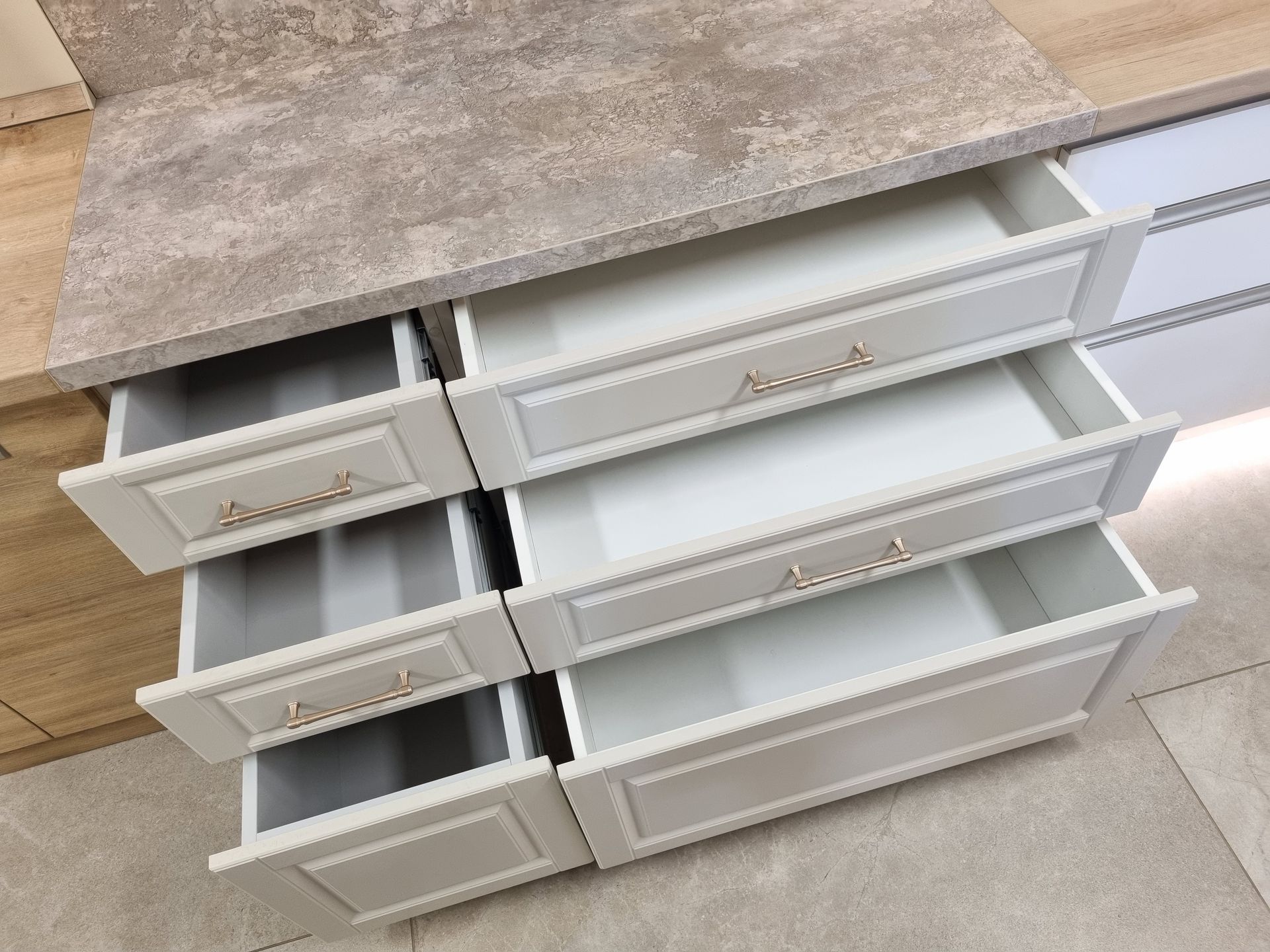 Számos fiók stílus közül választhatsz