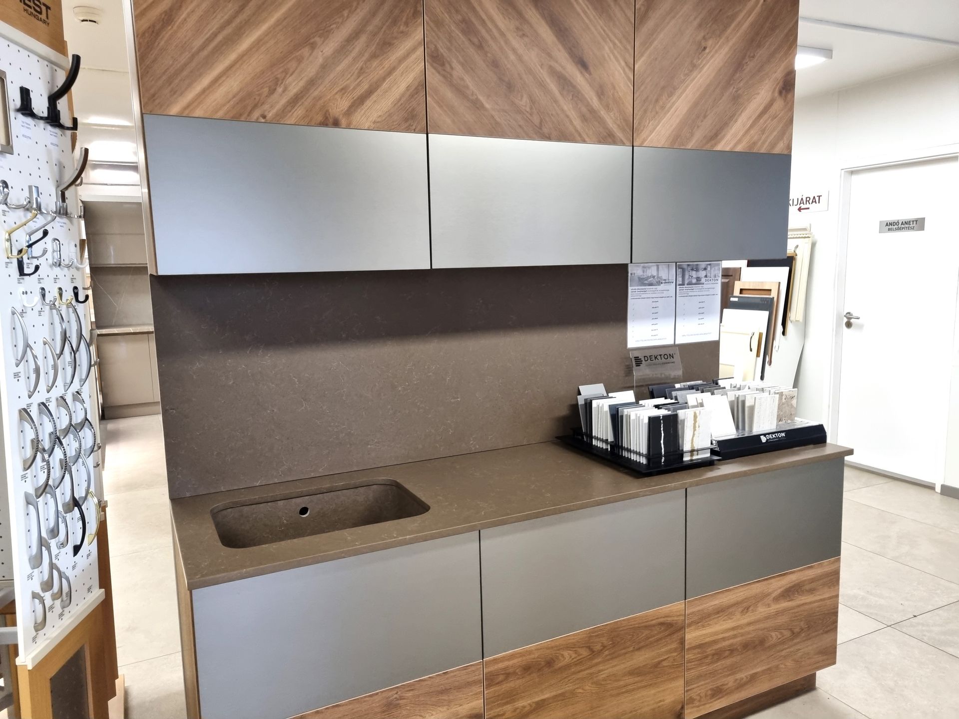 Szálcsiszolt egyedi modern konyha