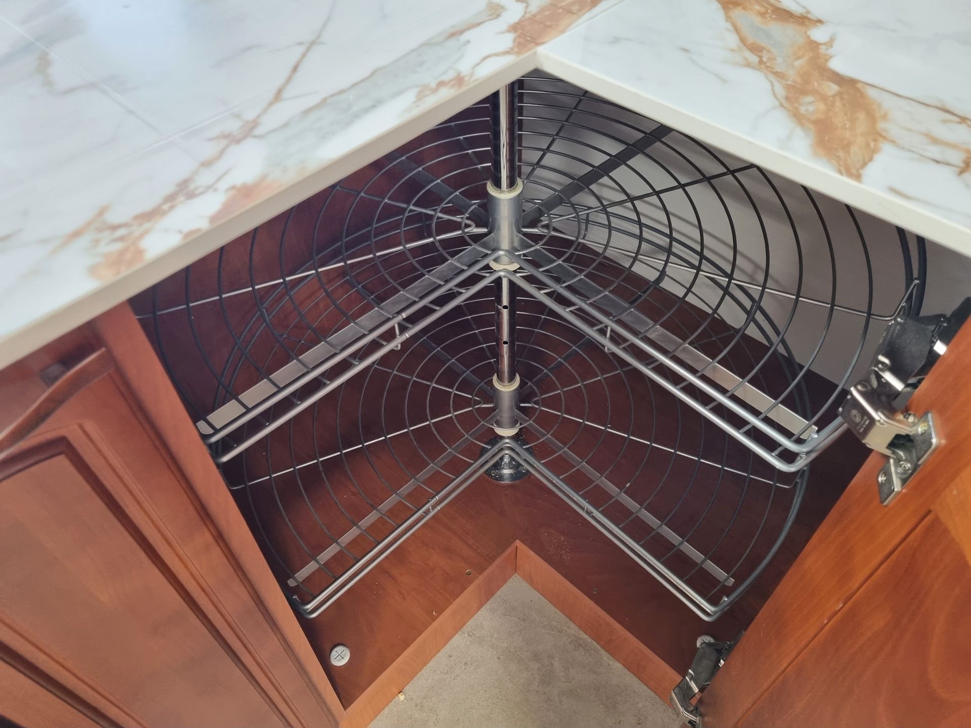 Forgókosaras sarok bútor konyhába