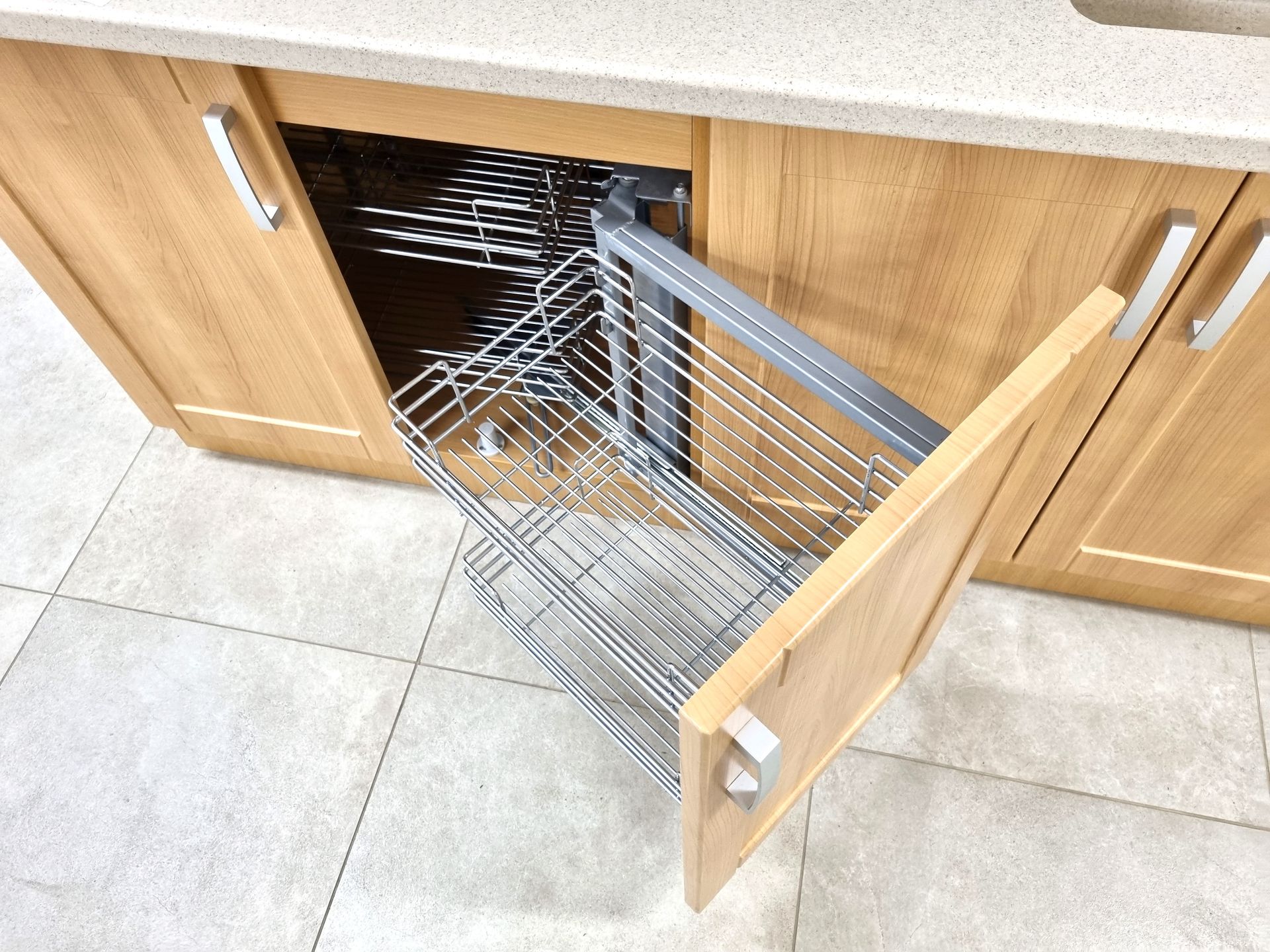 Kihúzható szögletes sarokvasalat