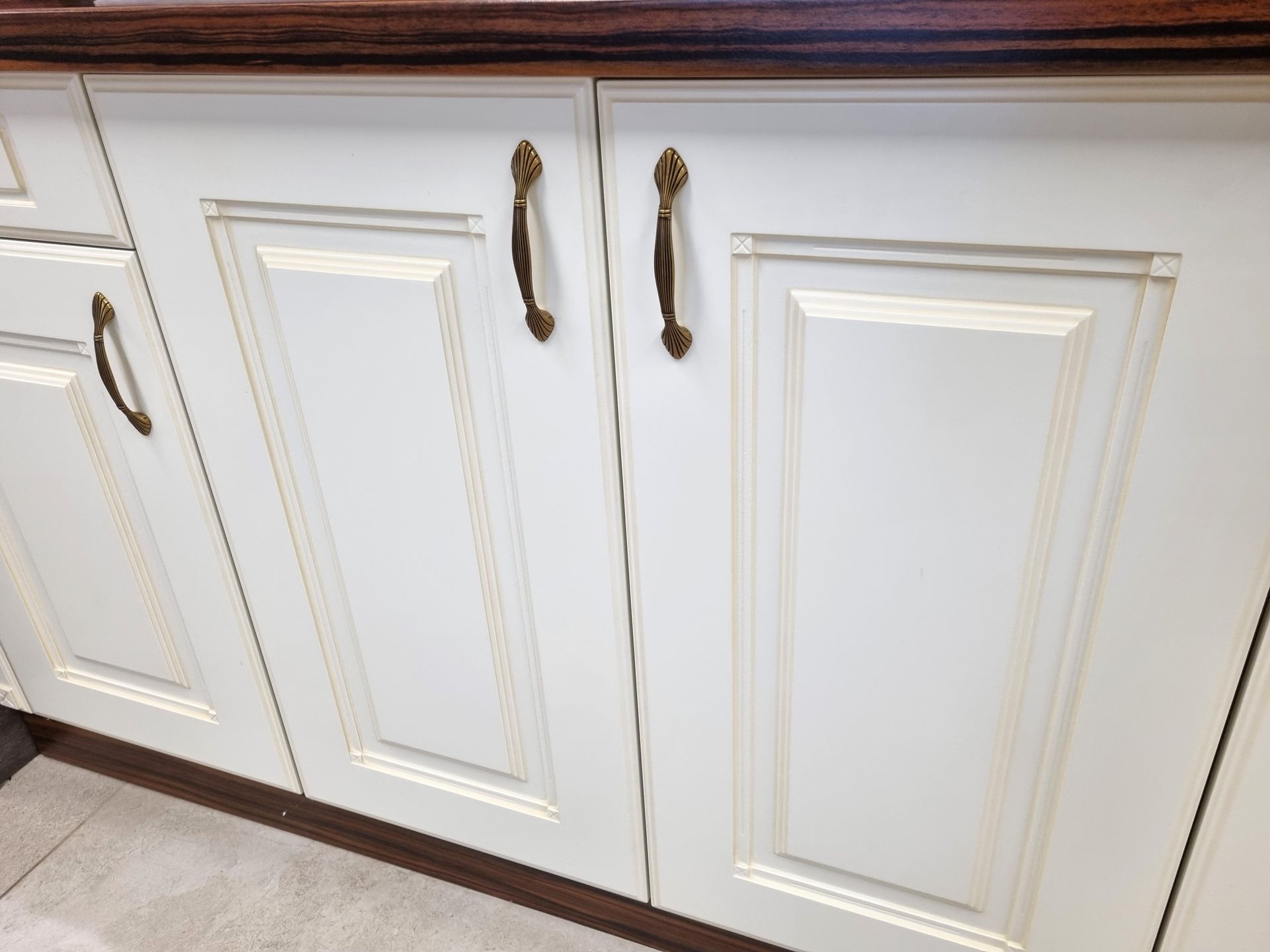 front klasszikus fogantyúval