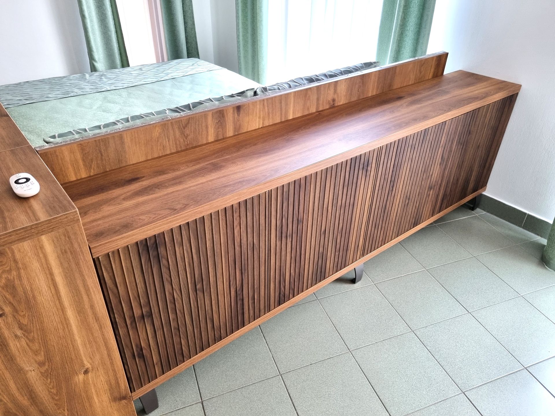 Hajdúböszörményi bemutatóterem Egyedi nappali szekrény