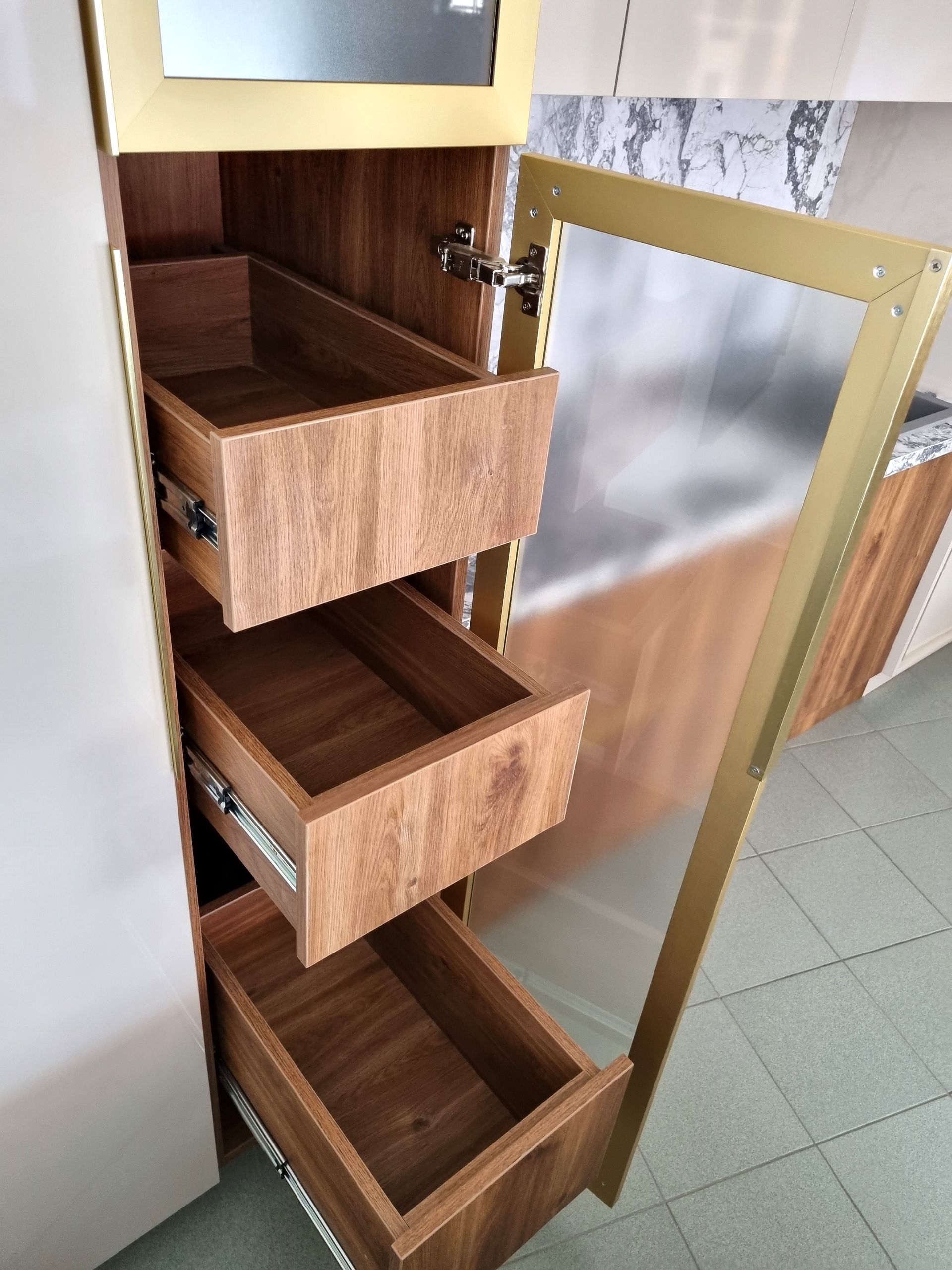 Konyhai fiókos szekrény